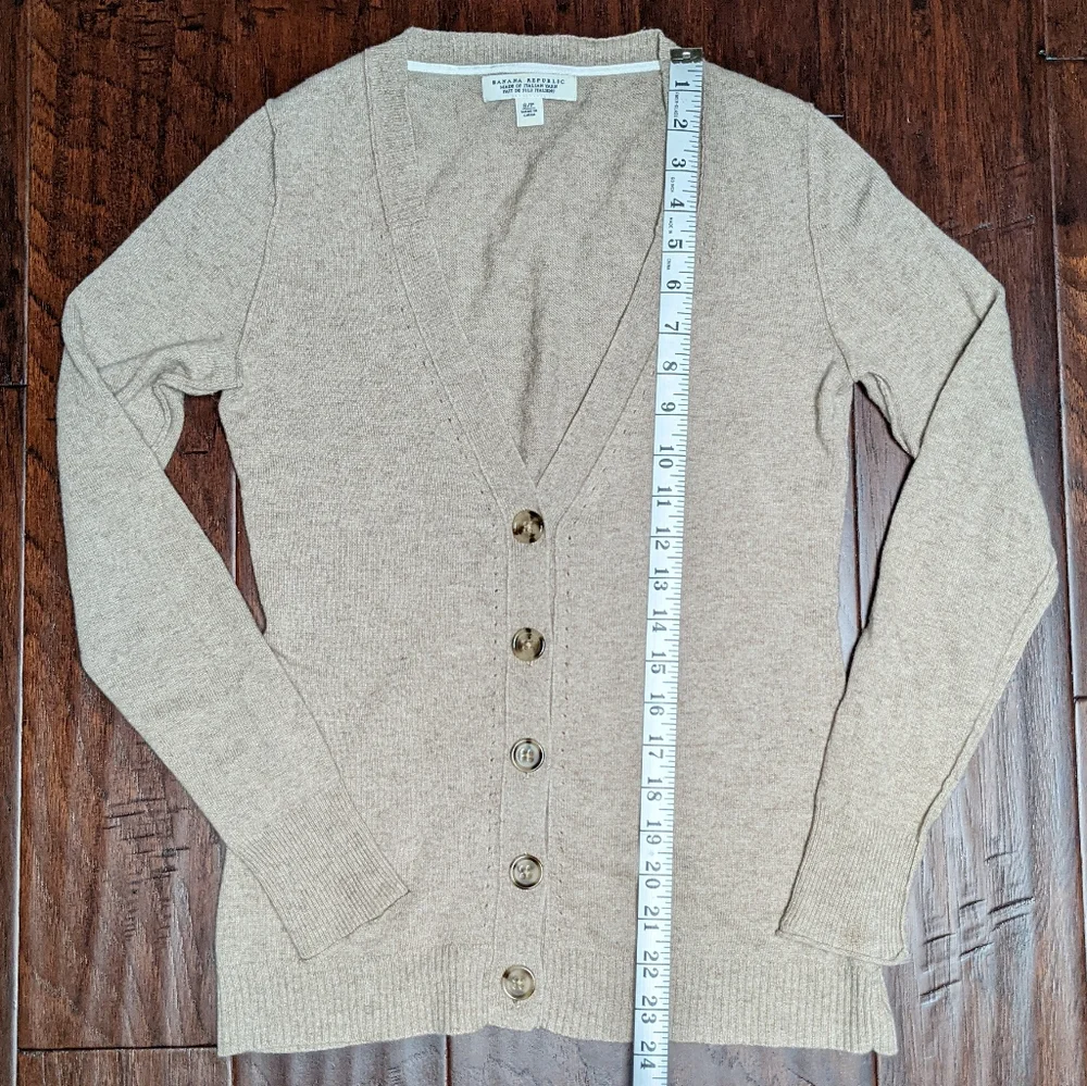 Tan Banana Republic Cardigan - Picture 5 of 15